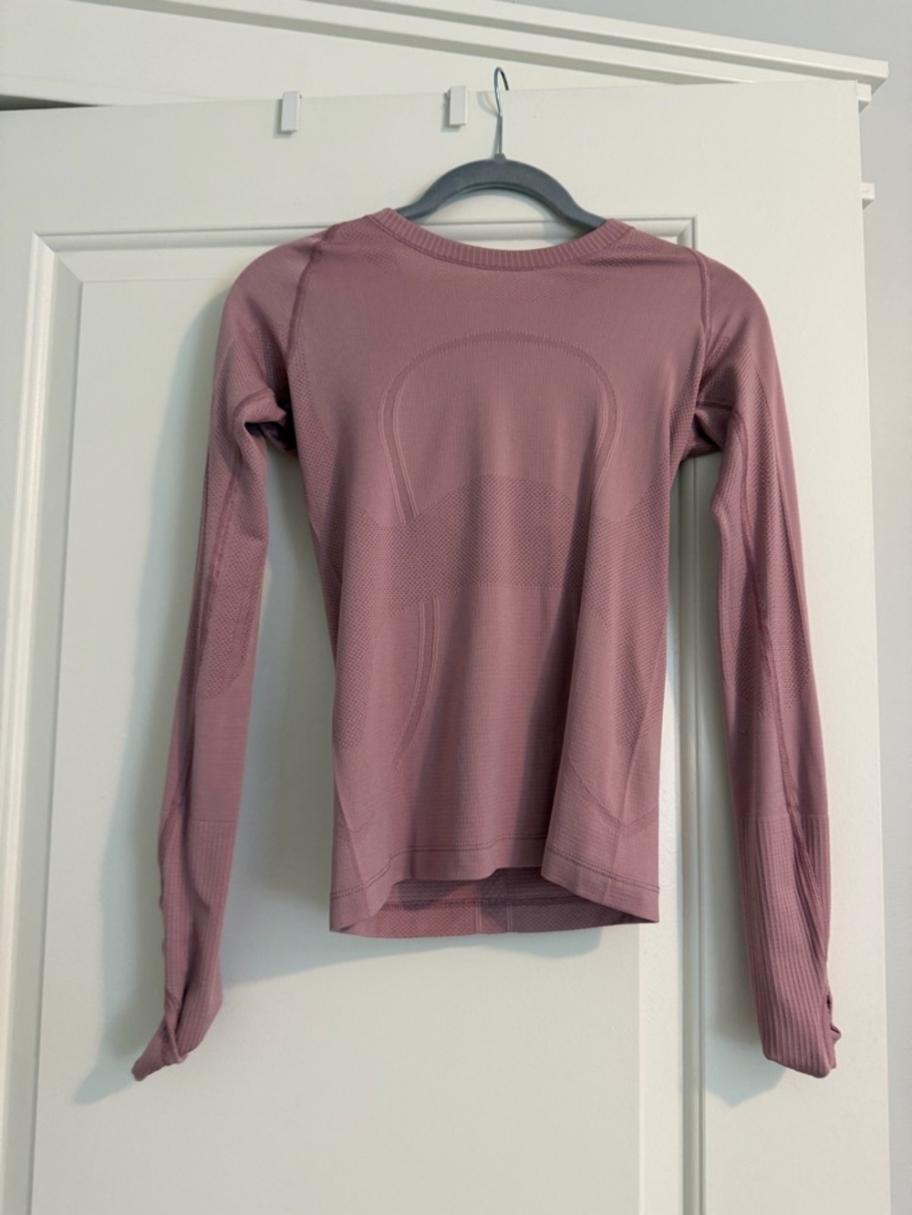 SWIFTLY lululemon athletica Long Sleeve Seamless Top - Mauve Pink